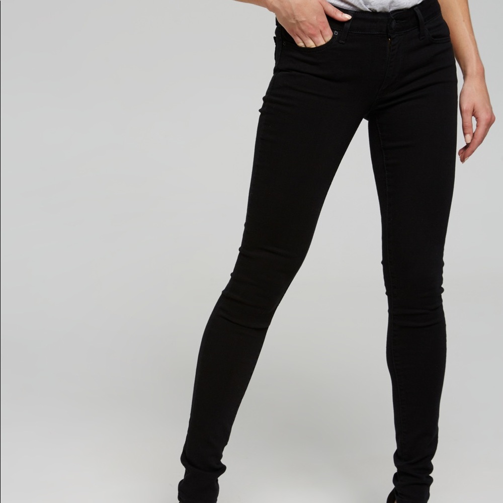Levi’s 711 Skinny Jean